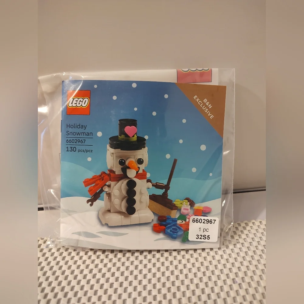 Lego holiday snowman